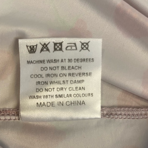 Raspberry Pin Up Top - Picture 4 of 8